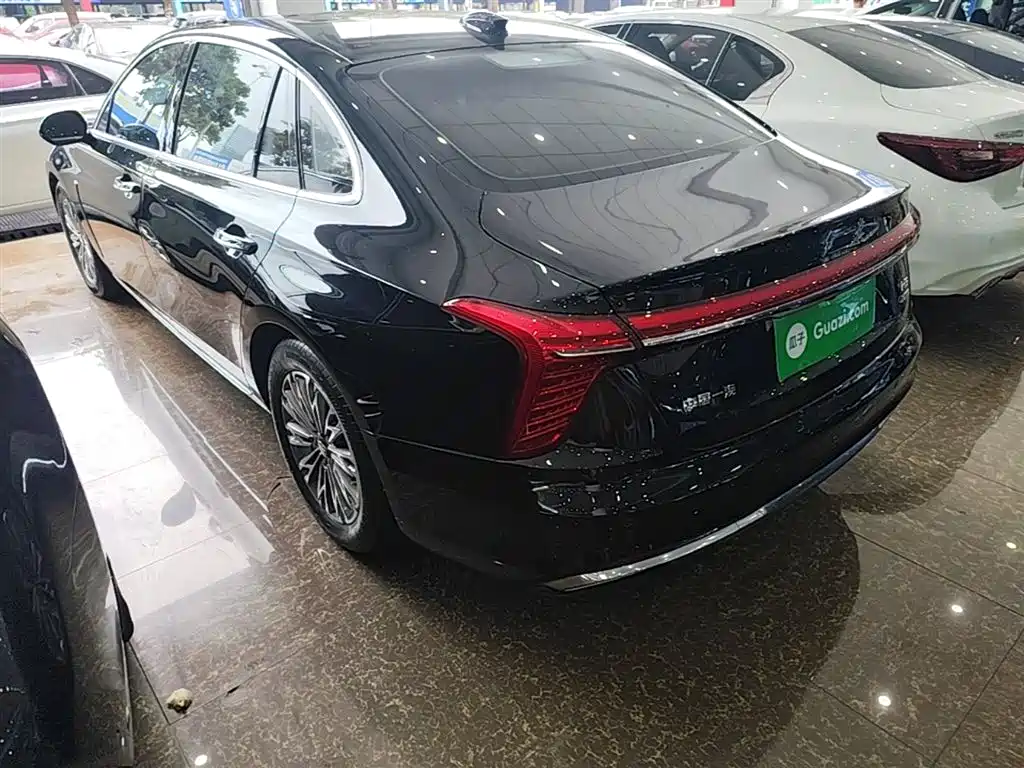 Hongqi H5 1.5 T DCT Connected Flagship Charm