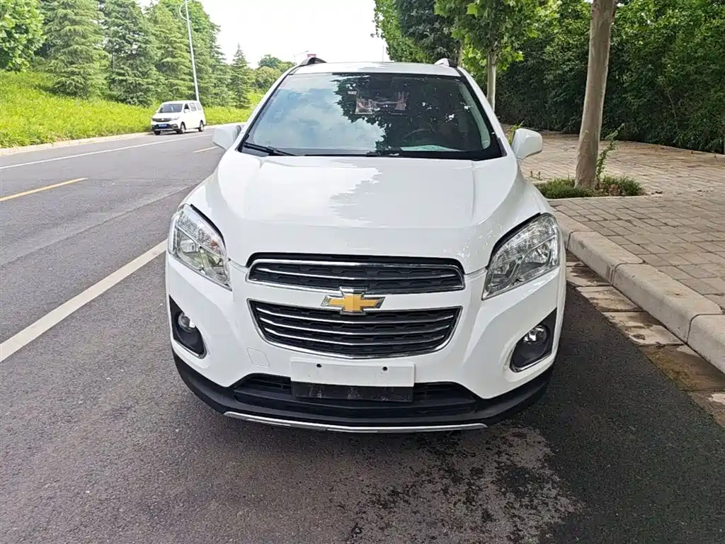 Tracker 1.4 T Auto 2 WD Luxury
