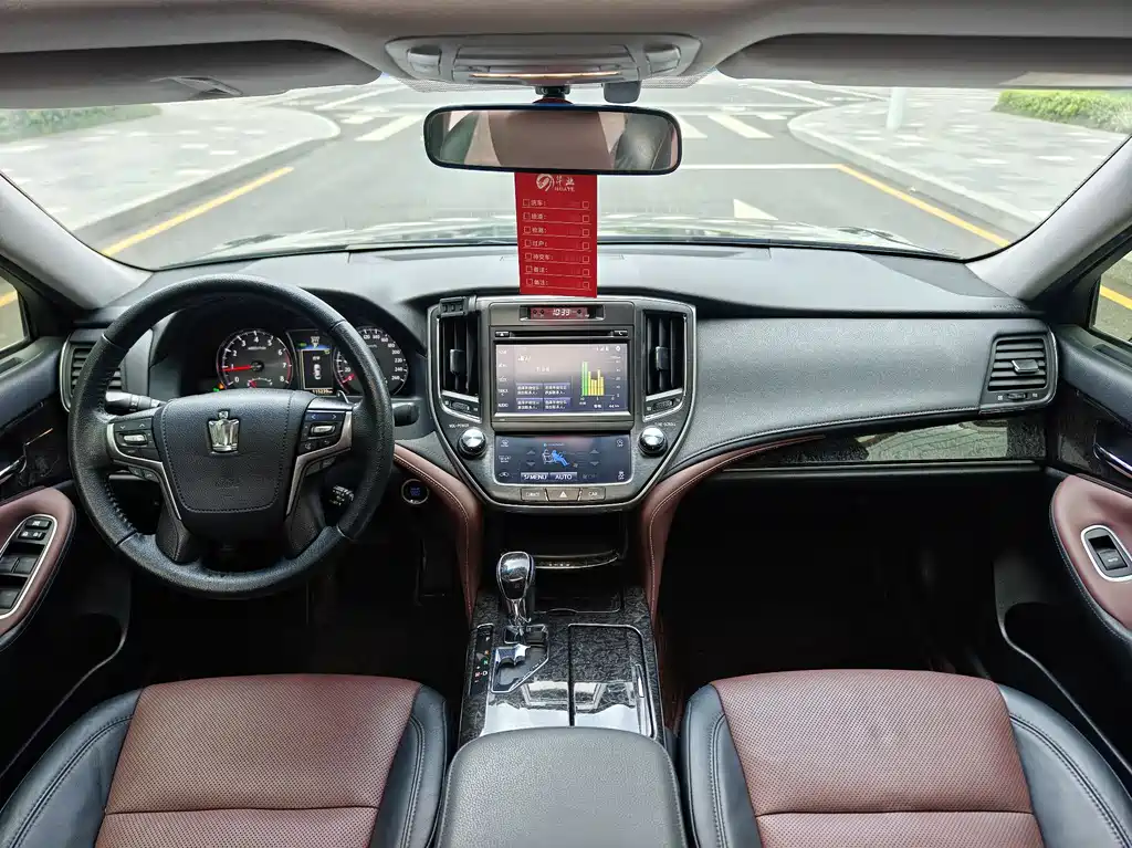 Crown 2.0 T Sport