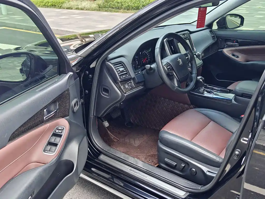 Crown 2.0 T Sport