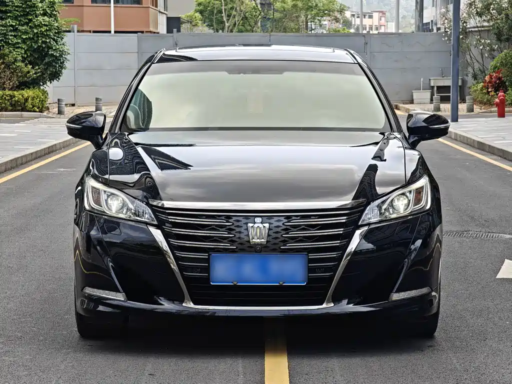 Crown 2.0 T Sport