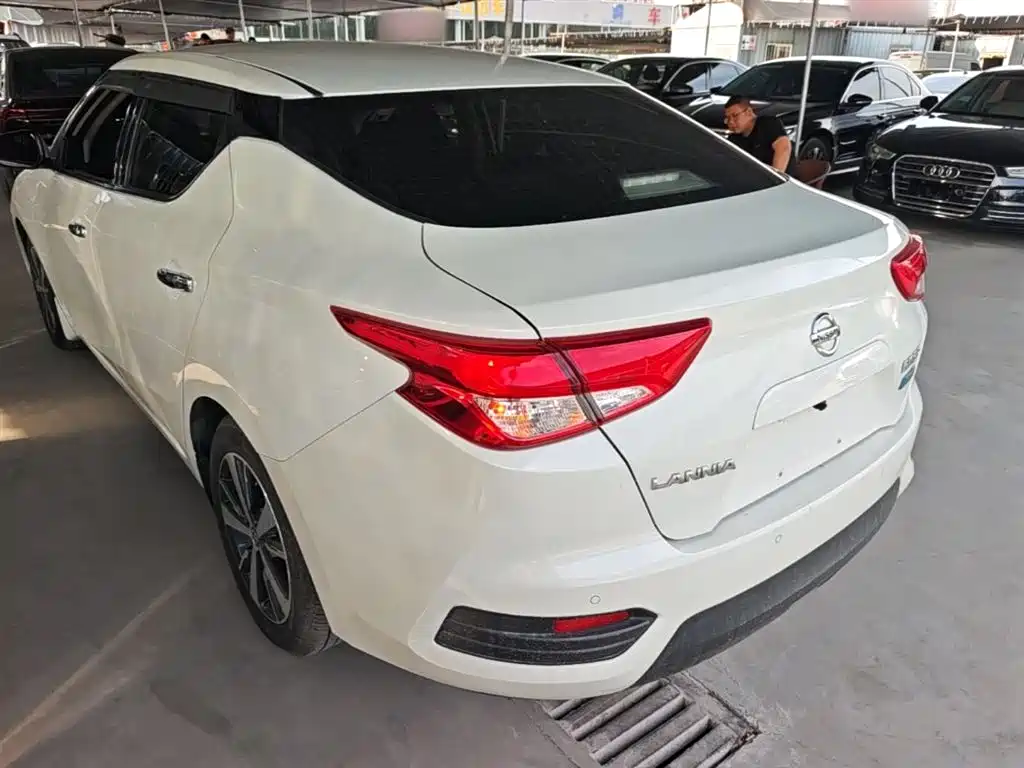 Lannia 1.6 L CVT Cool