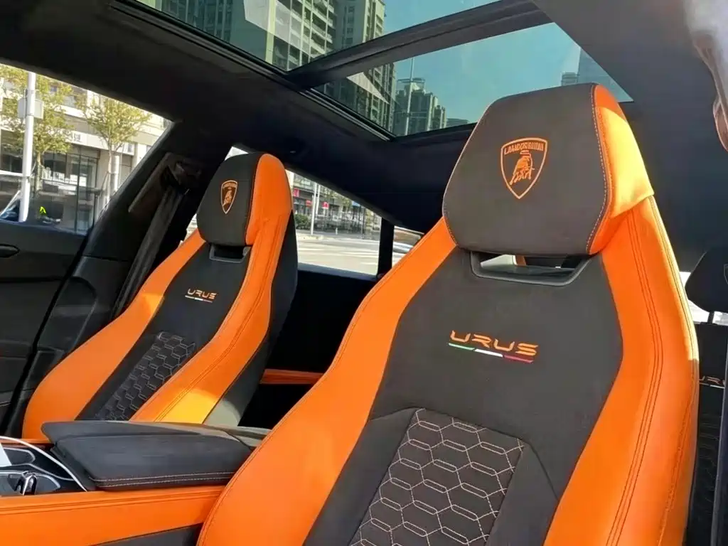 Urus 4.0 T V8