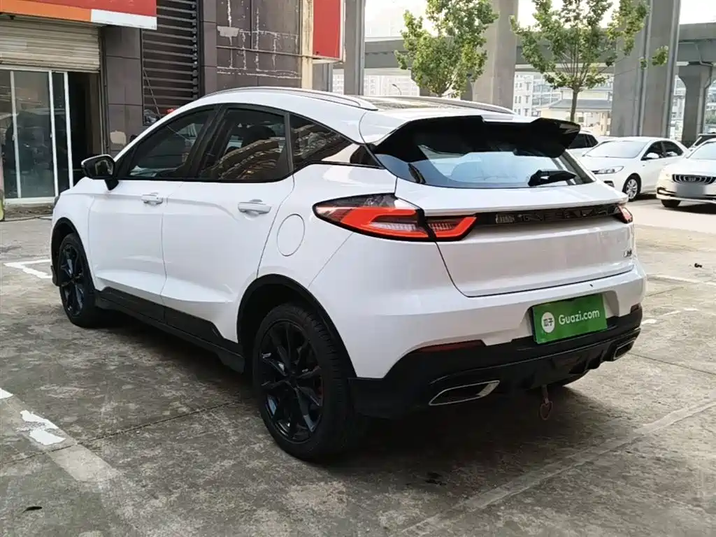 Emgrand S 1.4 T CVT Distinguished