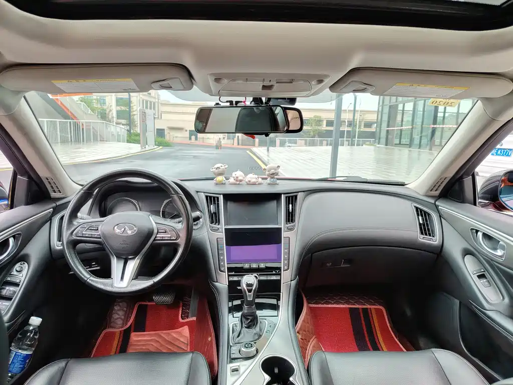 Infiniti Q50 L 2.0 T Comfort CN-VI