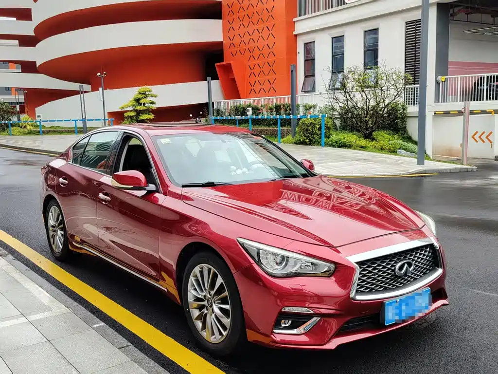 Infiniti Q50 L 2.0 T Comfort CN-VI