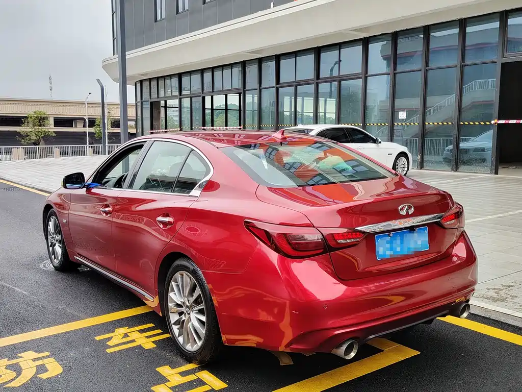 Infiniti Q50 L 2.0 T Comfort CN-VI