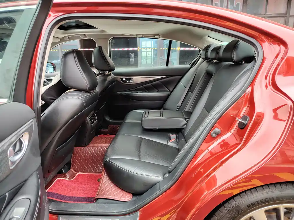 Infiniti Q50 L 2.0 T Comfort CN-VI