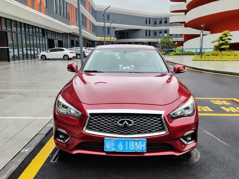 Infiniti Q50 L 2.0 T Comfort CN-VI