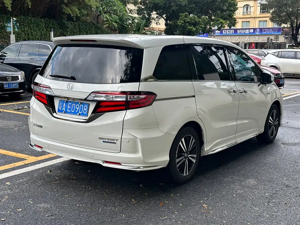 Odyssey 2.0 L Sharp· Premium