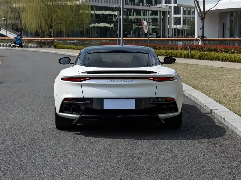 Aston Martin DBS DBS Superleggera V12 Coupe