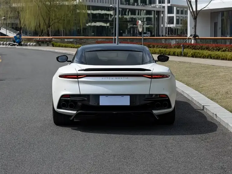 Aston Martin DBS DBS Superleggera V12 Coupe