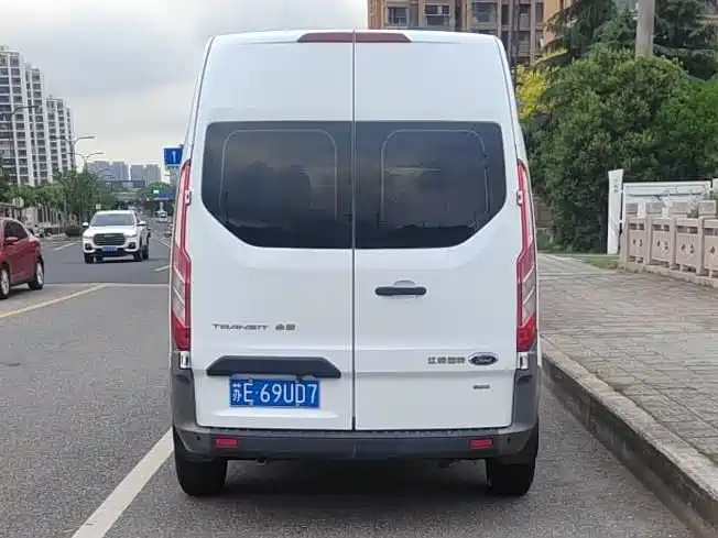 Transit 2.0 T Diesel Multi-purpose Commercial MWB Mid Roof 6-seat CN-VI
