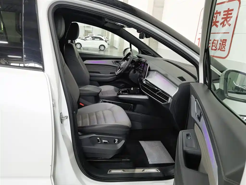 Talagon 380 TSI 4 WD R-Line Expand Realm