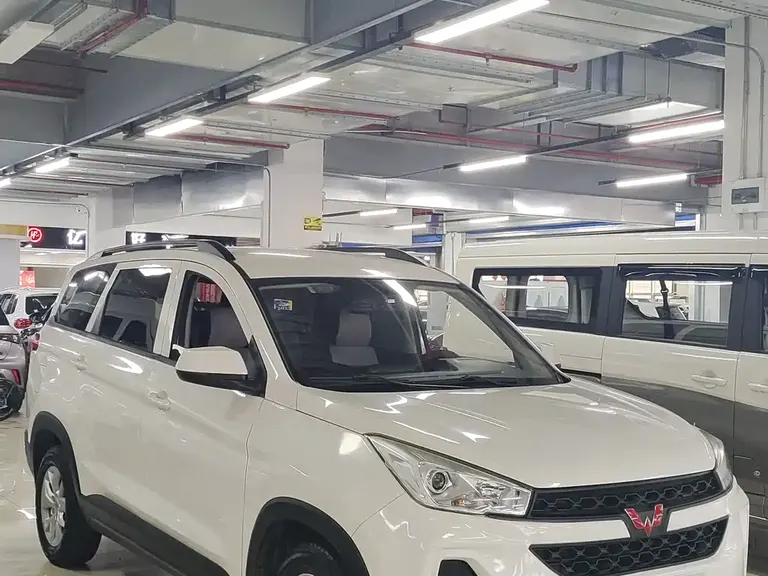 Wuling Hongguang S3 1.5 L Manual Standard CN-V