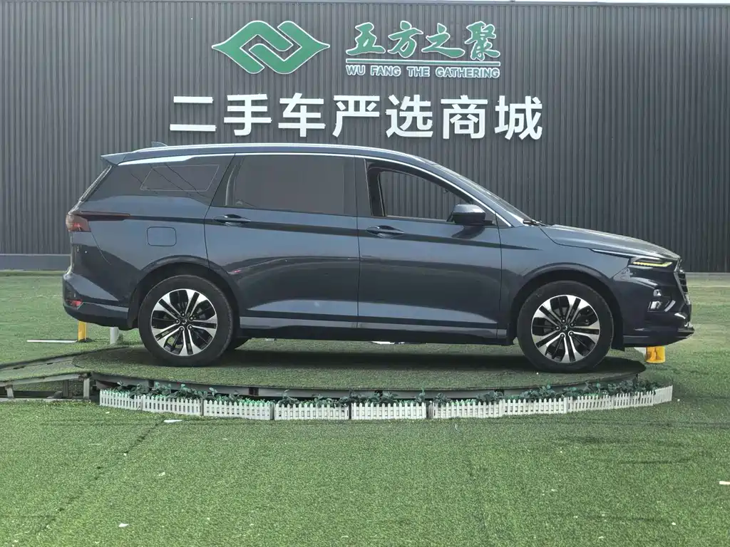 Wuling Victory 1.5 T CVT Flagship