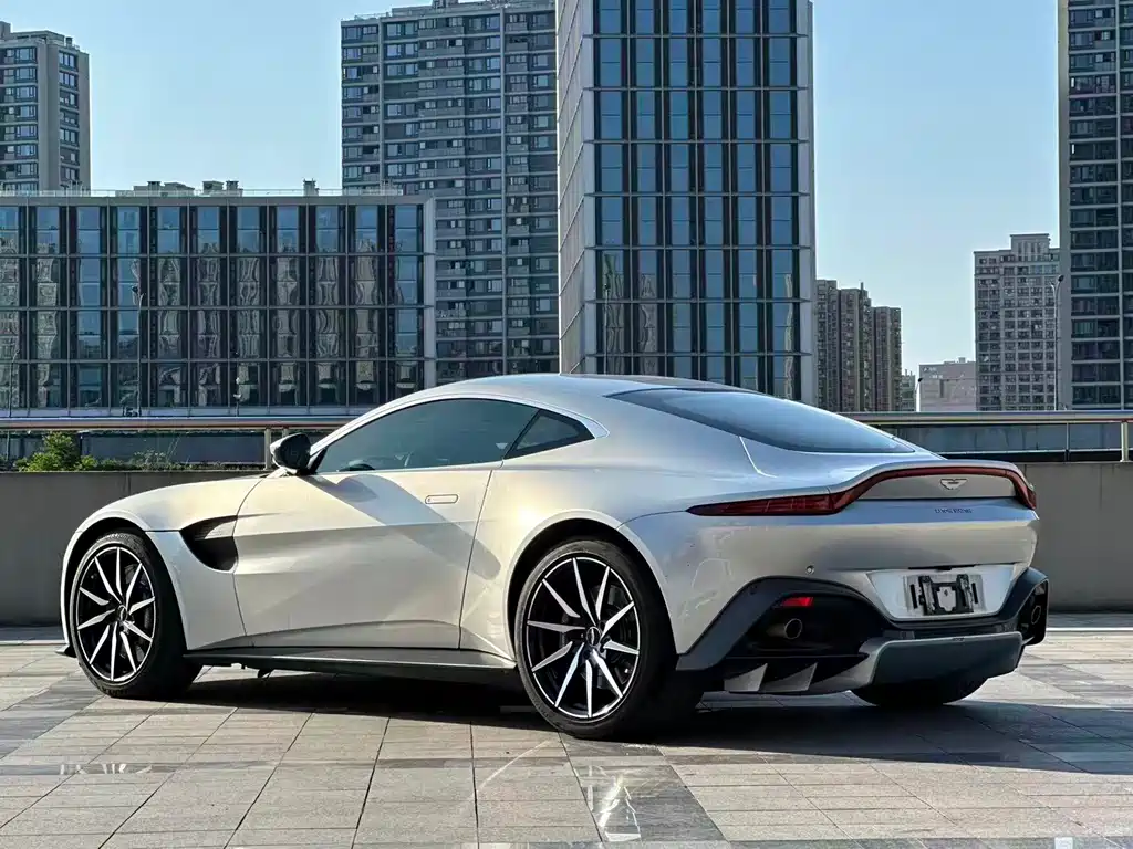 V8 Vantage 4.0 T V8 Coupe
