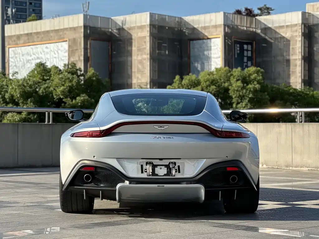 V8 Vantage 4.0 T V8 Coupe