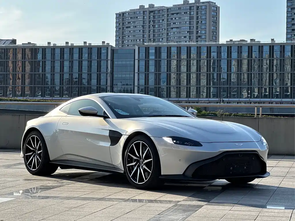 V8 Vantage 4.0 T V8 Coupe