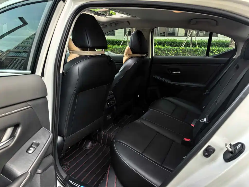 Sylphy 1.6 L CVT Joy