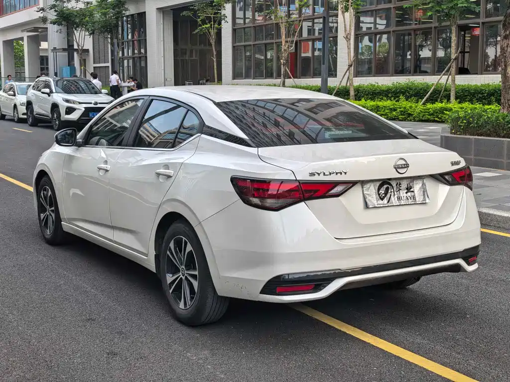 Sylphy 1.6 L CVT Joy