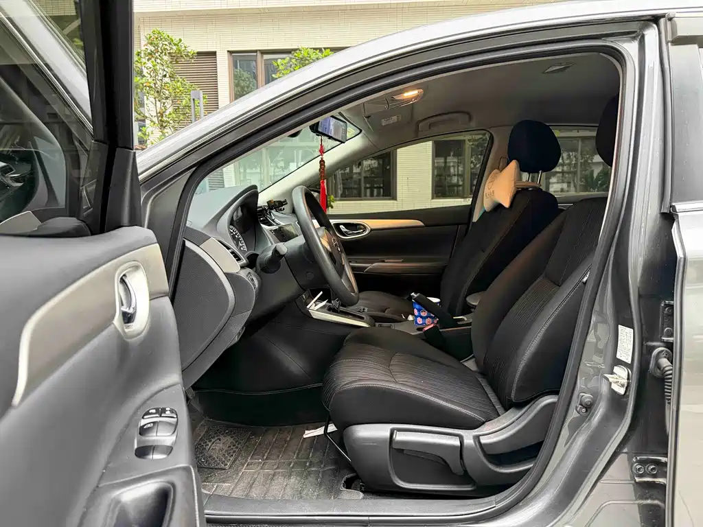 Sylphy Classic 1.6 XE CVT Comfort