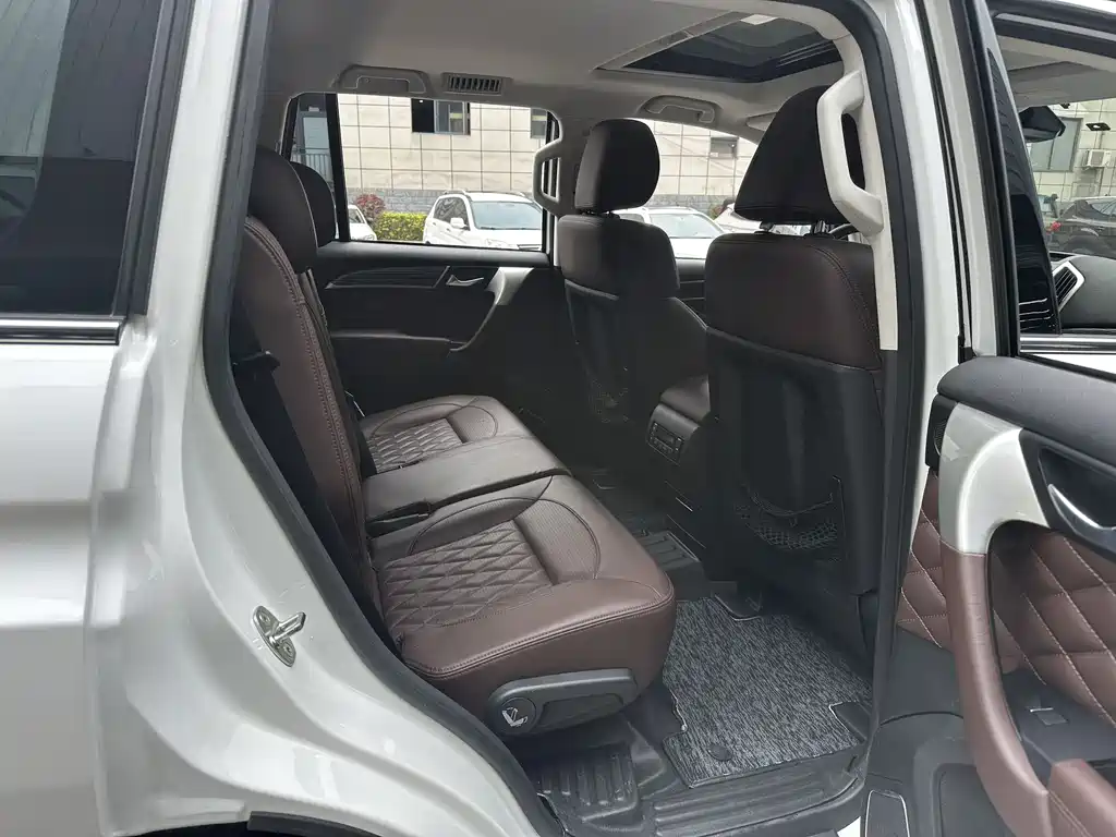 Haval H9 2.0 T Gasoline 4 WD Luxury 7-seat