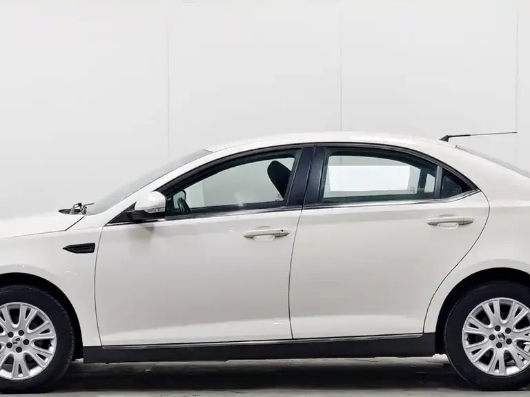 Roewe 550 荣威550 2013款 经典版 550 1.8 L 自动风尚型