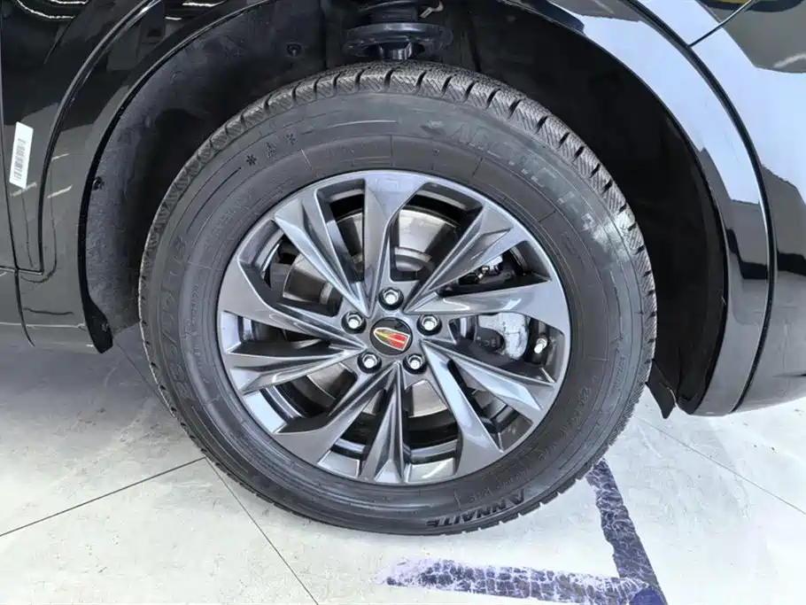 Hongqi HS5 2.0 T Flagship Enjoyment Pro