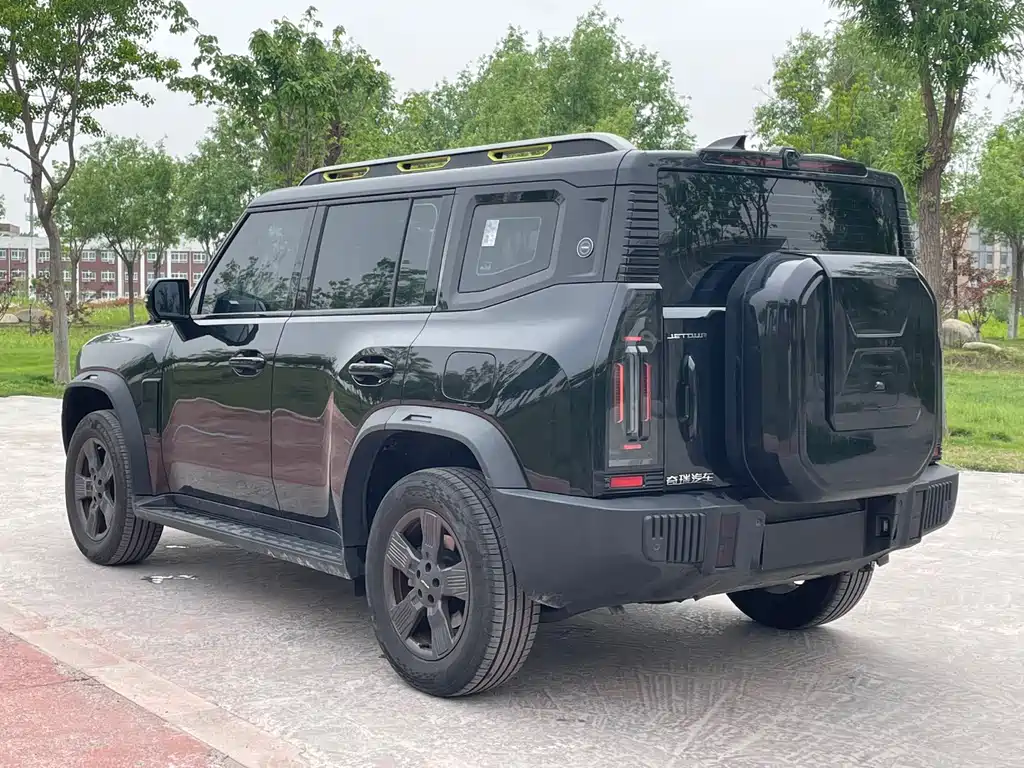 Jetour Traveller 1.5 T 2 WD Discovery PRO