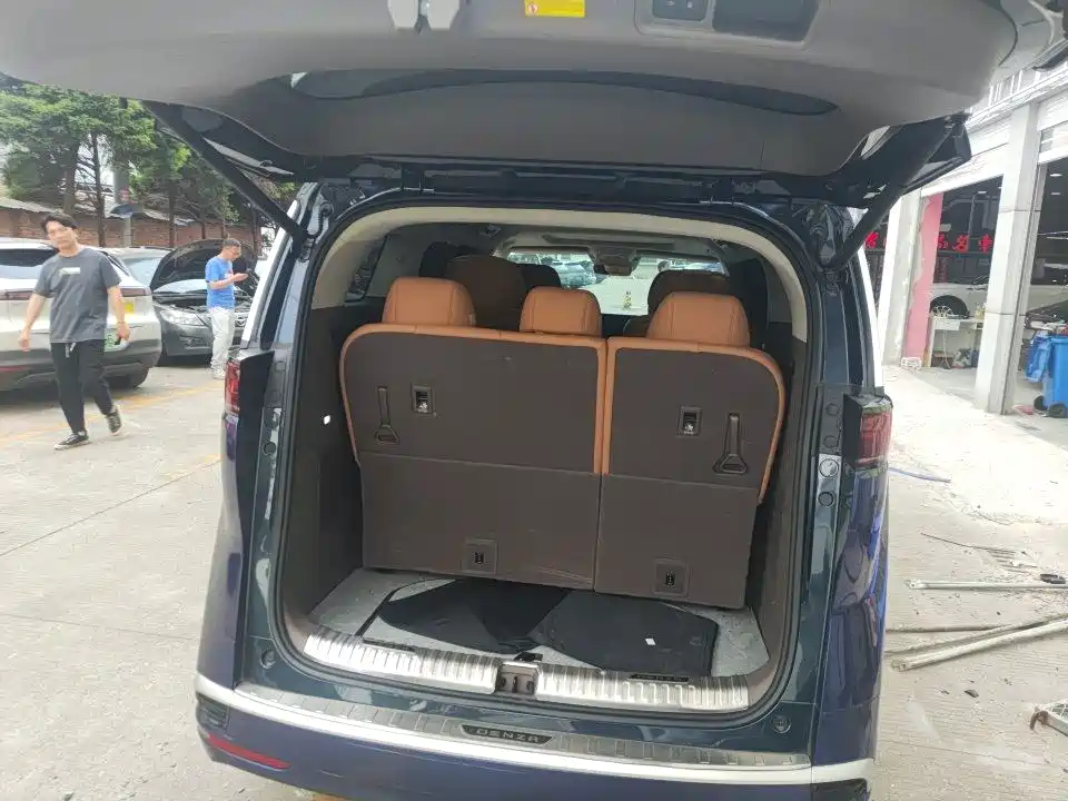 Denza D9 DM-i 970 4 WD Flagship