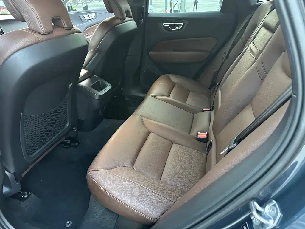 Volvo XC60 T5 4 WD Smart Ease Luxury