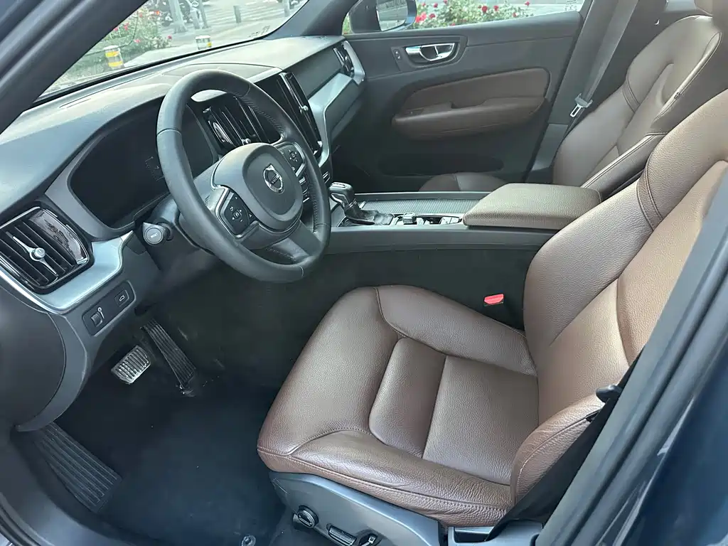 Volvo XC60 T5 4 WD Smart Ease Luxury