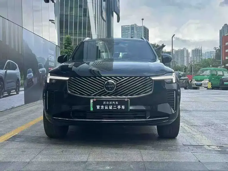Volvo XC90 PHEV 沃尔沃XC90插电式混动 2026款 T8 智尊豪华版 7座