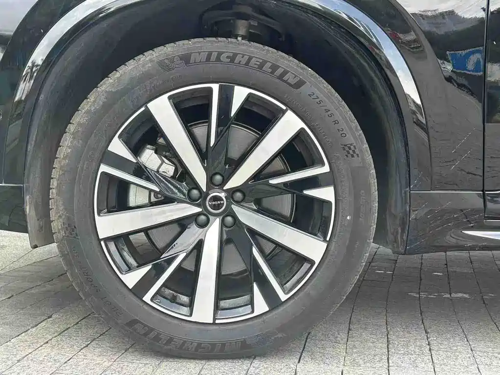 Volvo XC90 PHEV 沃尔沃XC90插电式混动 2026款 T8 智尊豪华版 7座