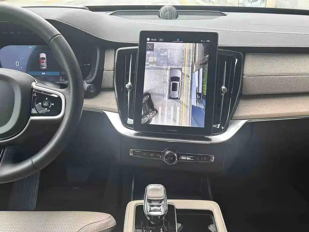 Volvo XC90 PHEV 沃尔沃XC90插电式混动 2026款 T8 智尊豪华版 7座