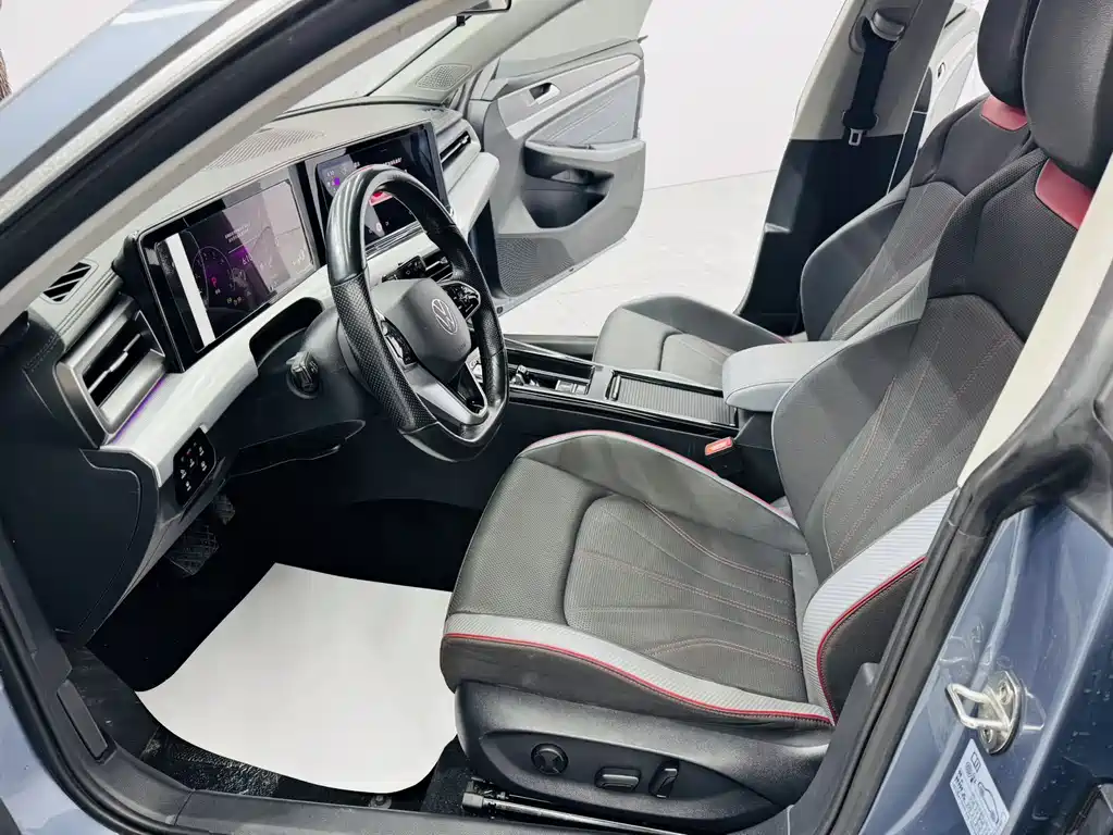 Lamando Lamando L 280 TSI DSG Spicy Cool