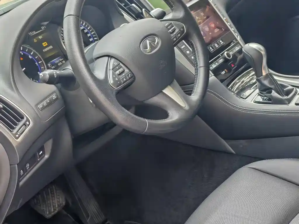 Infiniti Q50 L 2.0 T Joy
