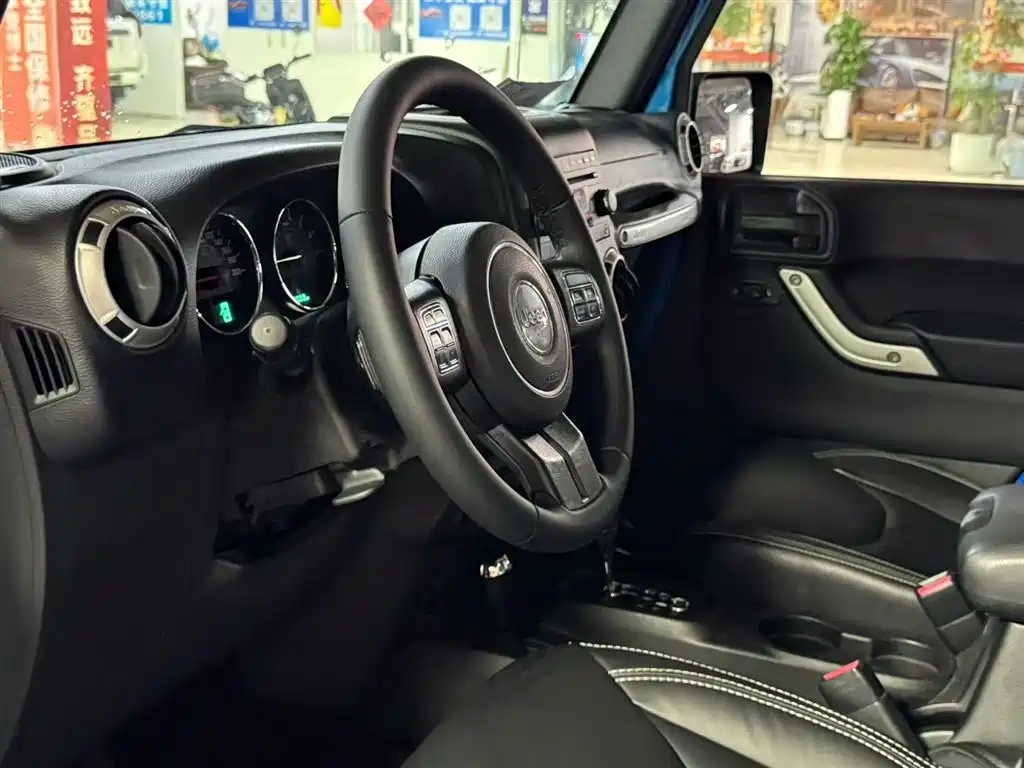 Wrangler 3.0 L Sahara 4-door Comfort Enjoyment