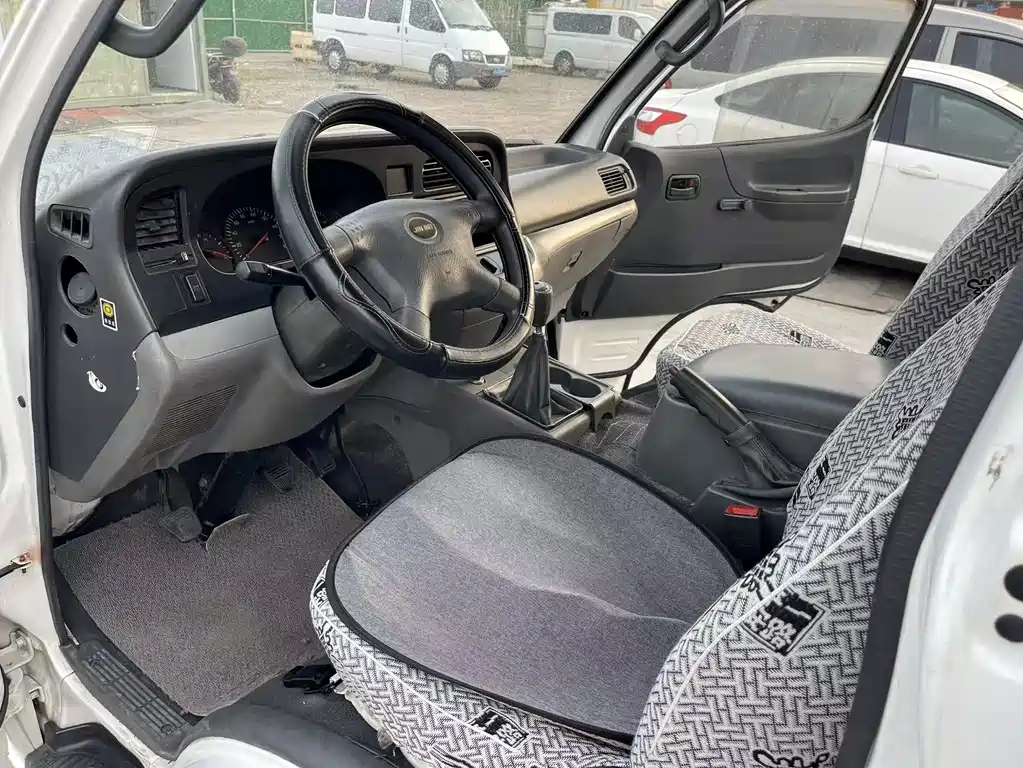 Jinbei Hiace 金杯海狮 2014款 2.0 L第五代动力王经典型4 G20 D4 B