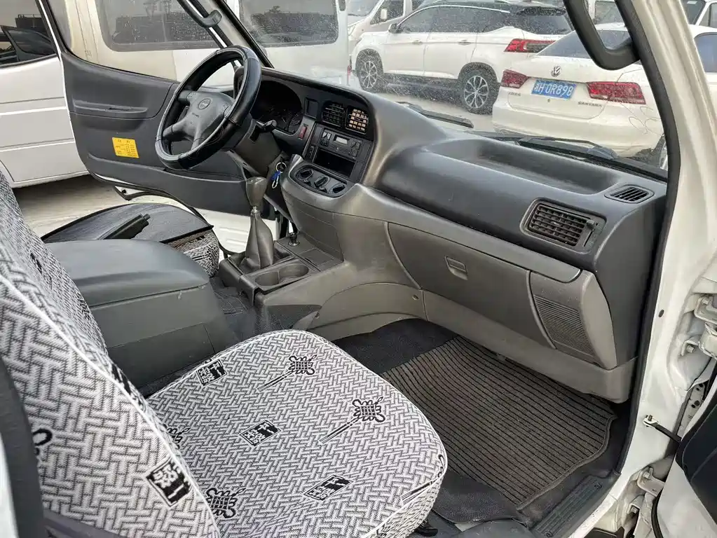 Jinbei Hiace 金杯海狮 2014款 2.0 L第五代动力王经典型4 G20 D4 B