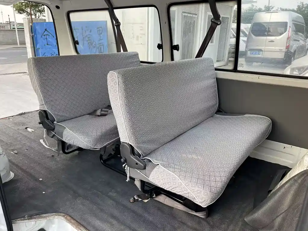 Jinbei Hiace 金杯海狮 2014款 2.0 L第五代动力王经典型4 G20 D4 B