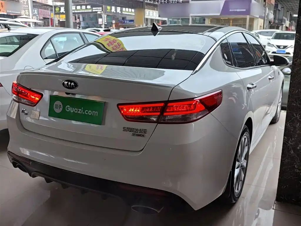 Kia K5 1.6 T Auto LUX