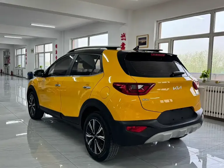 Kia Stonic 1.4 L CVT Fun Enjoyment Sunroof