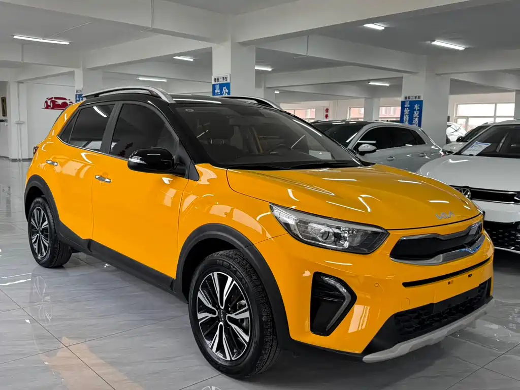 Stonic 1.4 L CVT Fun Enjoyment Sunroof