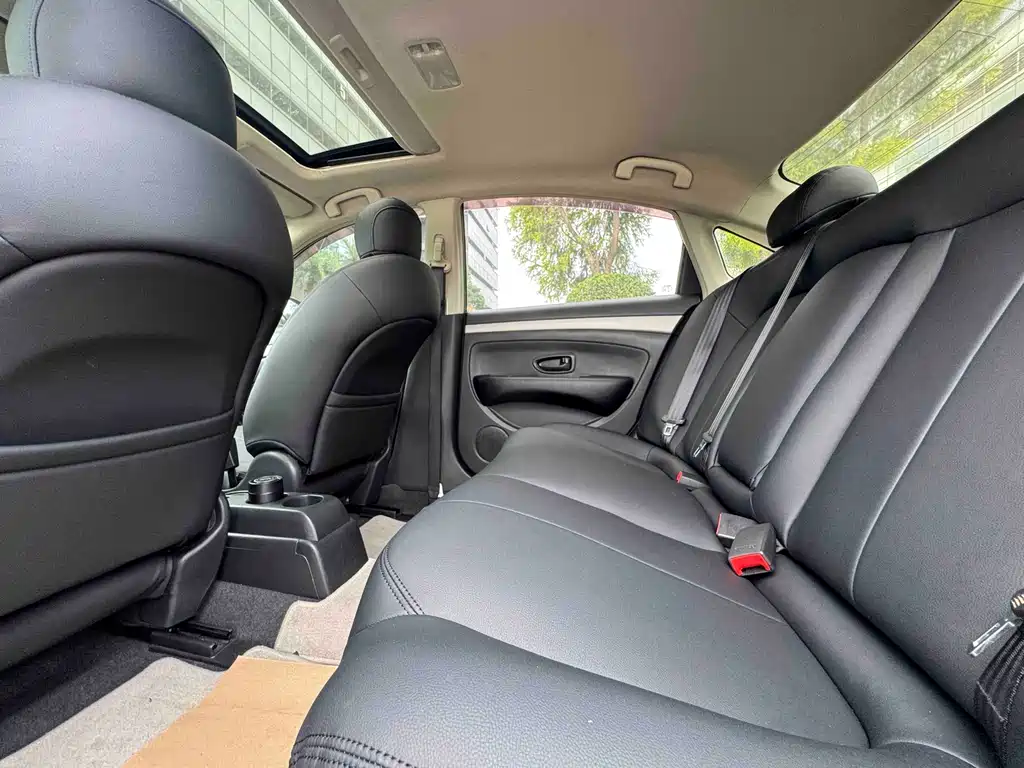Sylphy Classic 1.6 XE Auto Leading
