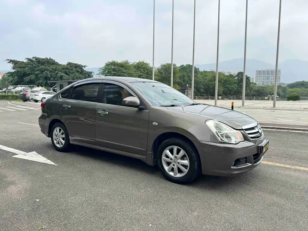 Sylphy Classic 1.6 XE Auto Leading