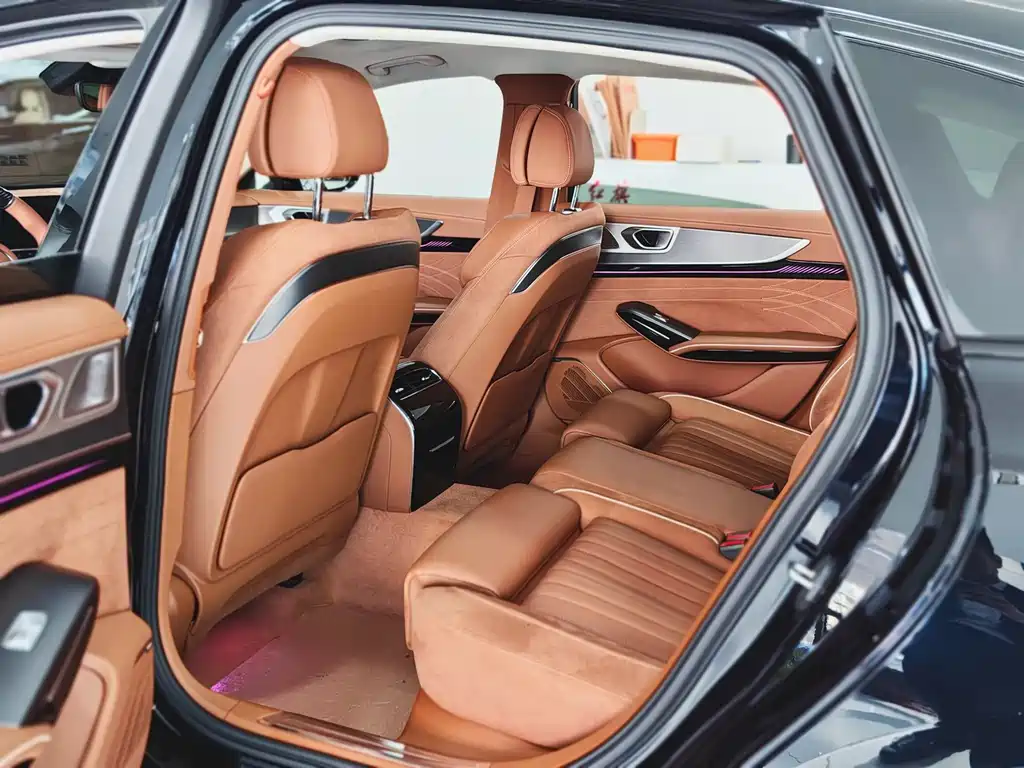 Hongqi H9 2.0 T Flagship Smooth Private Style