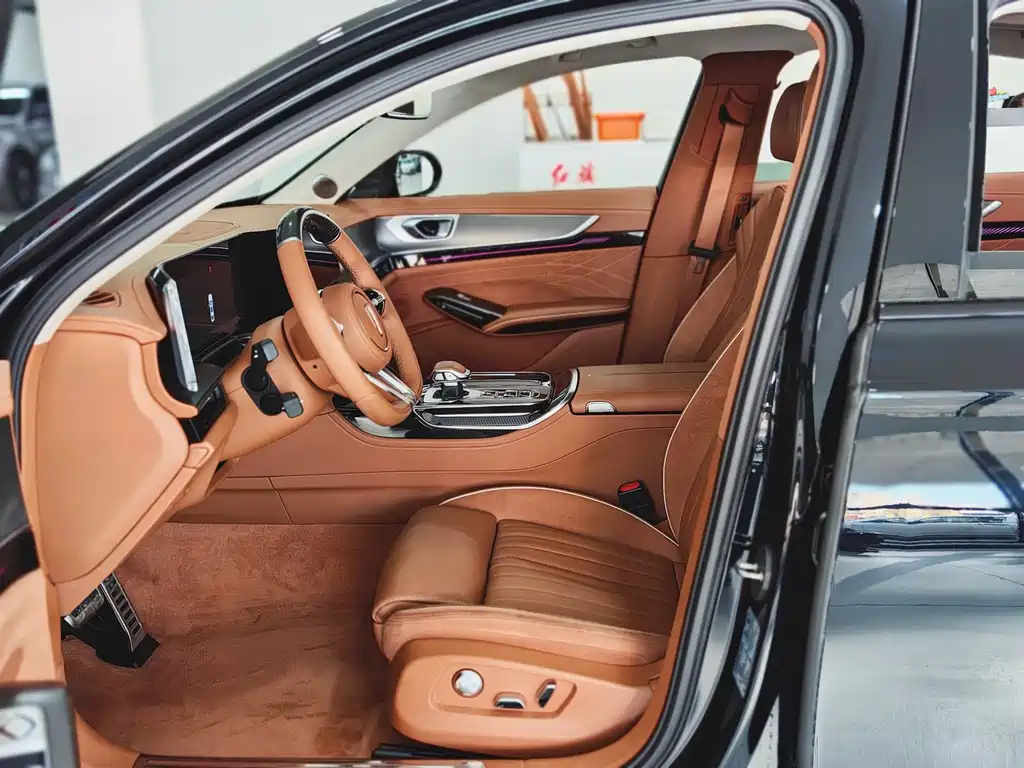 Hongqi H9 2.0 T Flagship Smooth Private Style