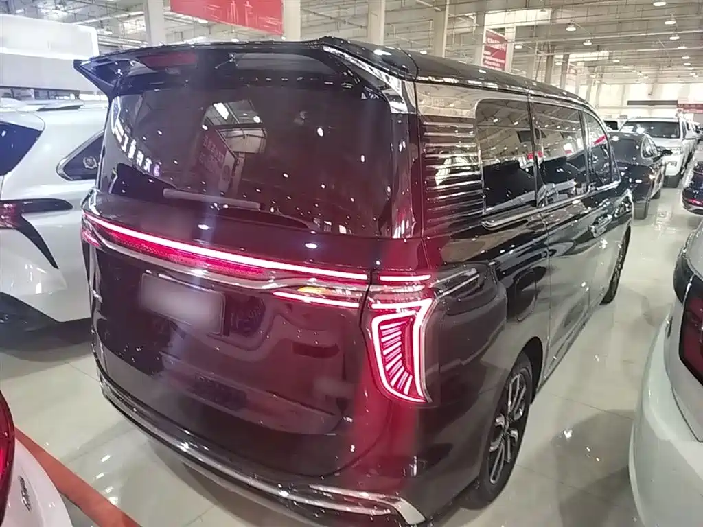 Hongqi HQ9 2.0 T Connected Flagship Leading